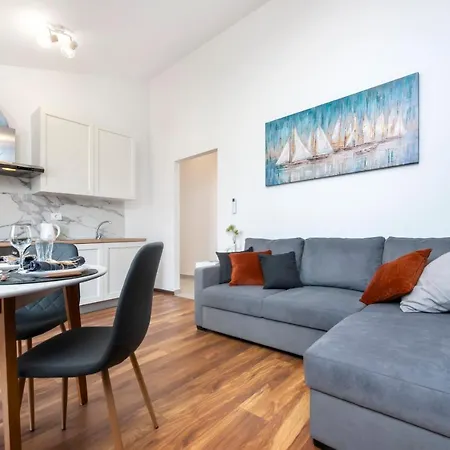 Apartment E&m