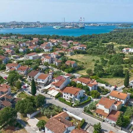 E&m Apartment Pula