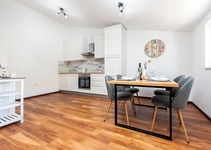 E&m Apartman Póla